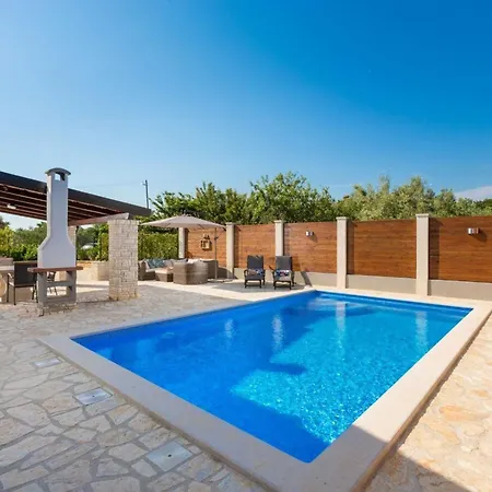 Apartament In Mit Grossem Pool *