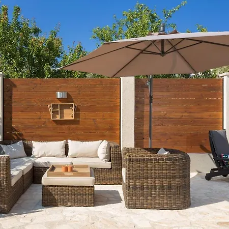 Apartament In Mit Grossem Pool *