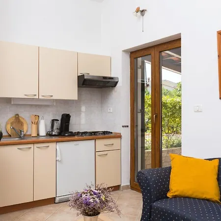 In Mit Grossem Pool Apartament
